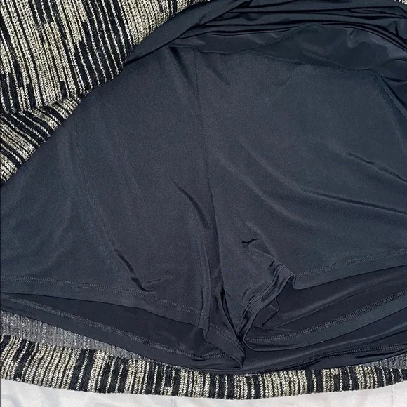 Lilly Pulitzer Riza Black and Gold metallic Romper Dress - Picture 11 of 13